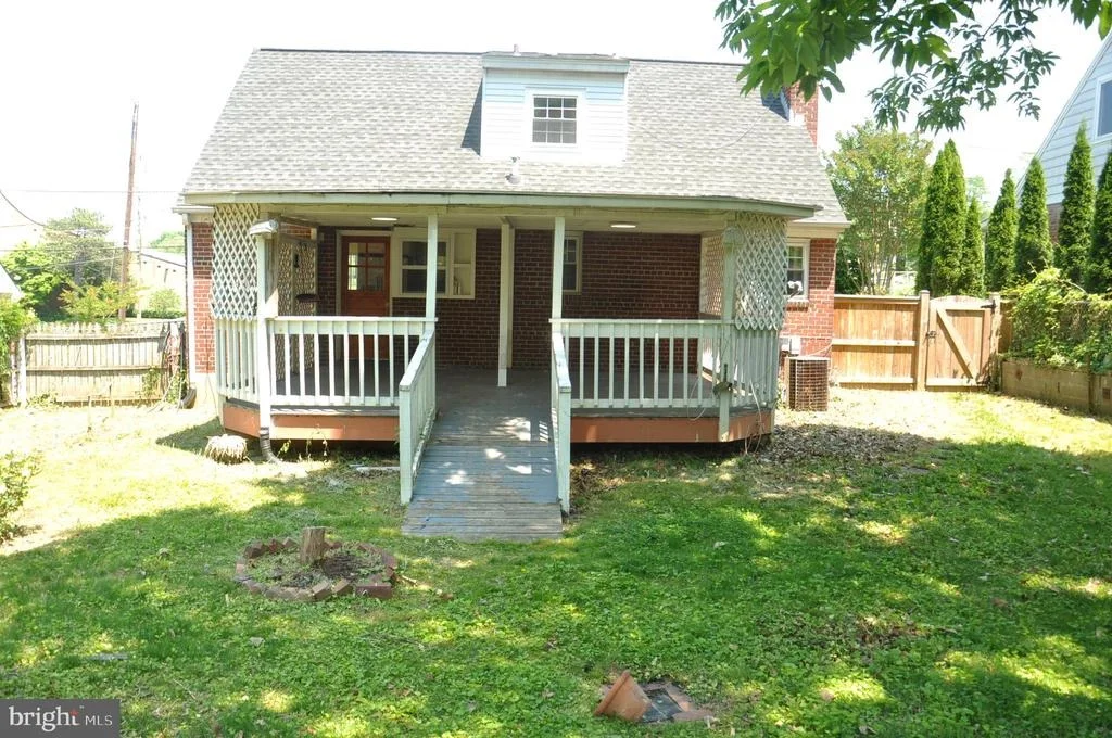 Photo of 11712 VEIRS MILL ROAD