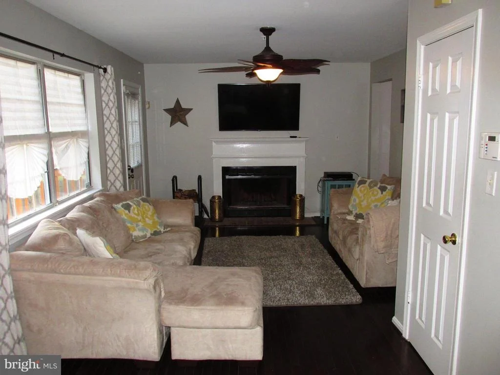 Photo of 9103 JOUSTING LANE