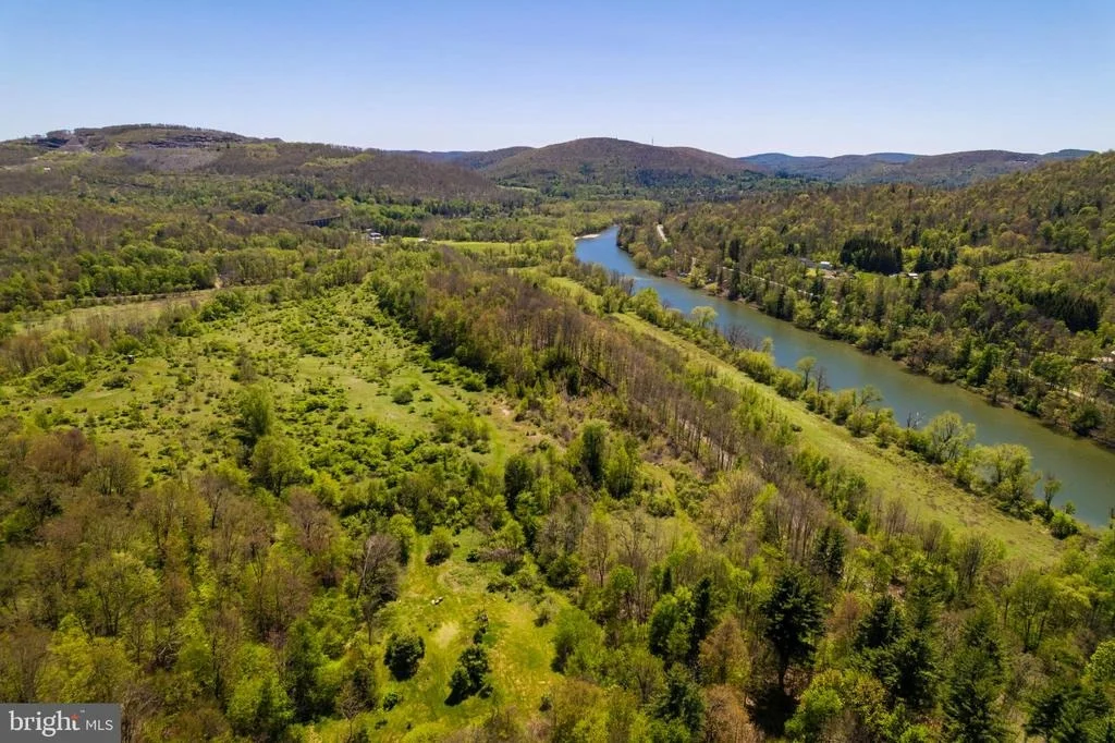 Photo of 007 STATE LINE ROAD