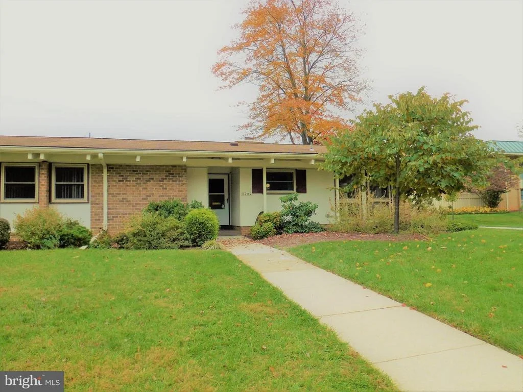 Photo of Unit 64D at 3282 GLENEAGLES DRIVE