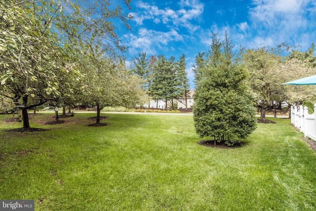 Photo of 833 DUNBROOKE COURT