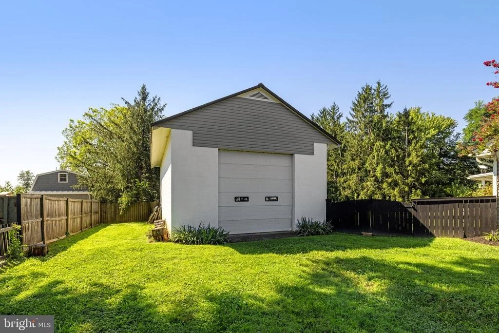 Photo of 21088 UNISON ROAD