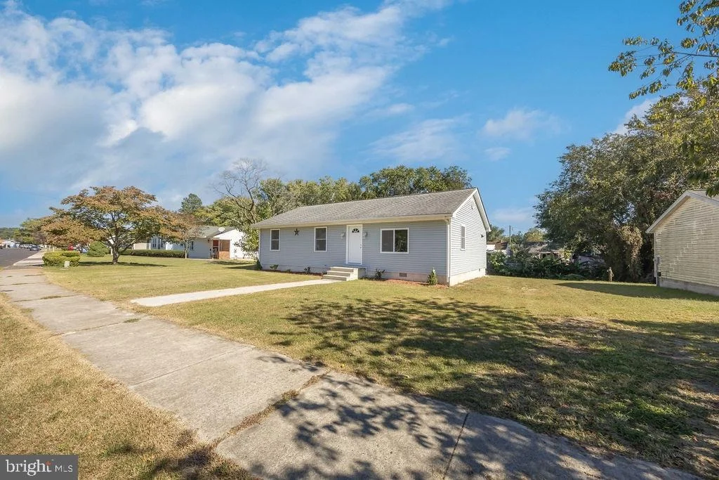 Photo of 813 PRICE ROAD