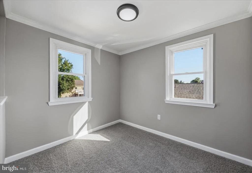 Photo of 183 KENWOOD ROAD