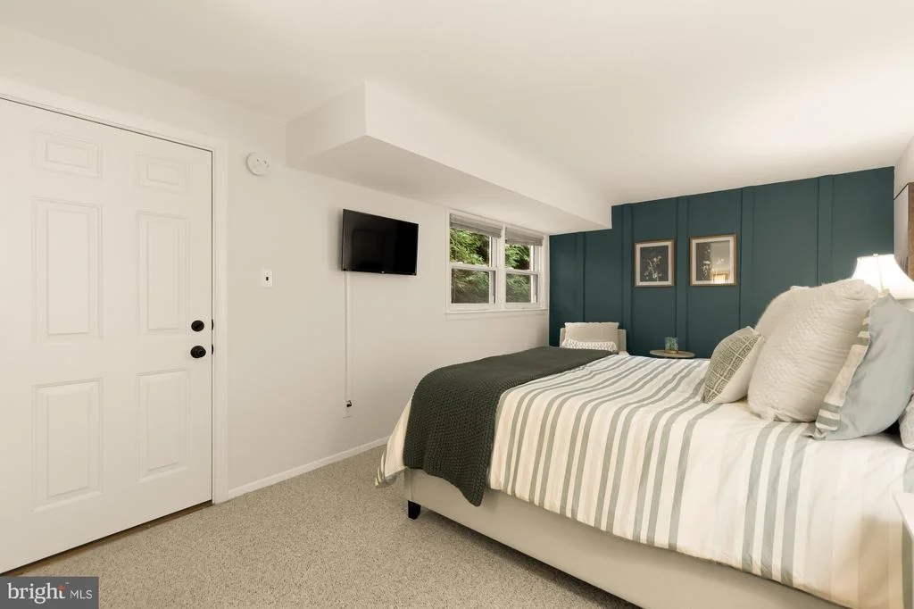 Photo of 1024 DEVERE DRIVE