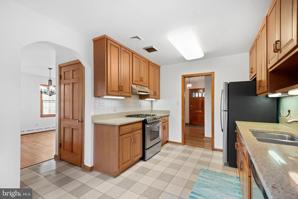 Photo of 10207 LARISTON LANE