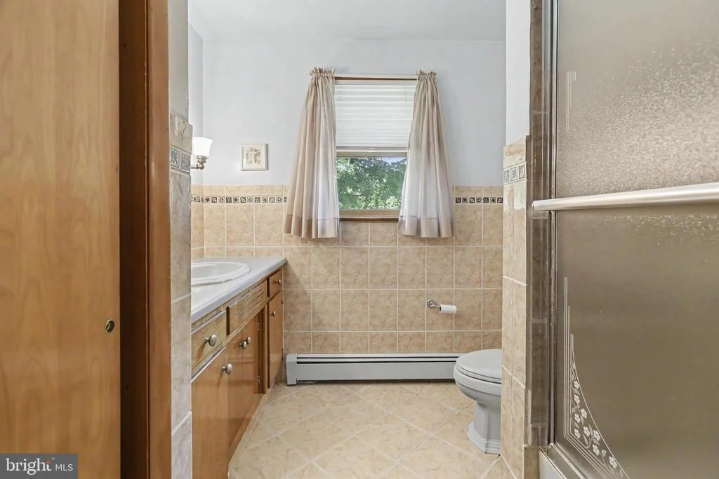 Photo of 2048 BUSTLETON ROAD