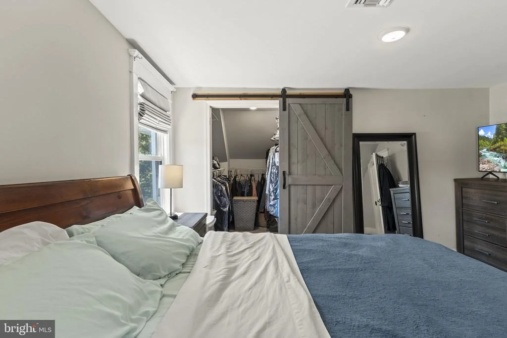 Photo of 425 FLORENCE AVENUE