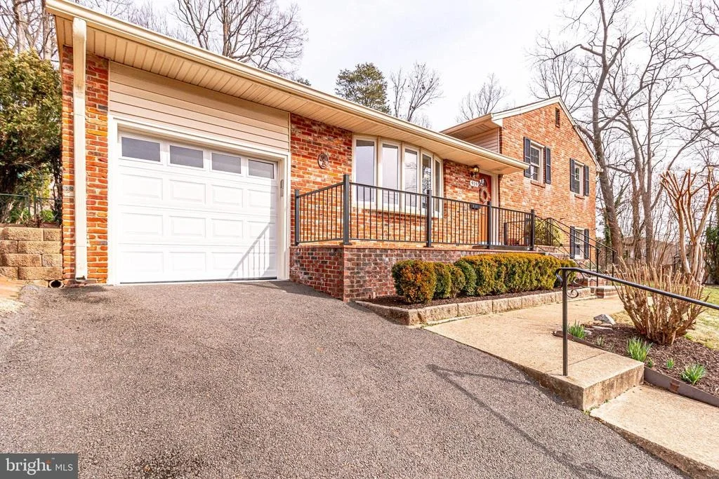 Photo of 919 JUNIPER PLACE