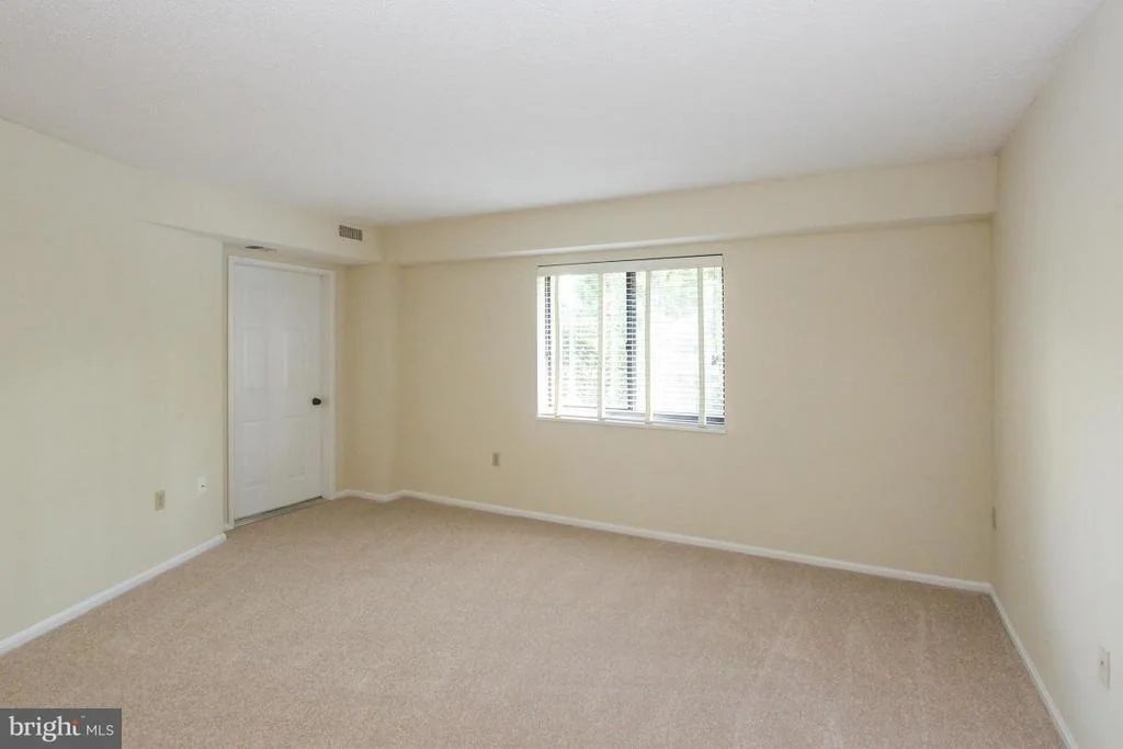 Photo of Unit 718 at 15100 INTERLACHEN DRIVE