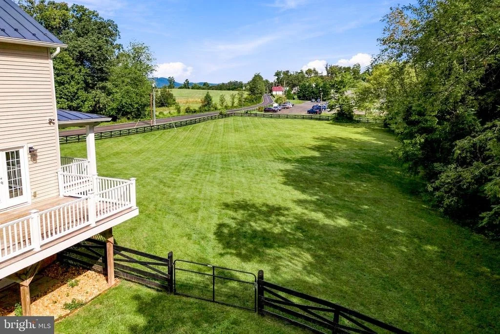 Photo of 7135 LEEDS MANOR ROAD