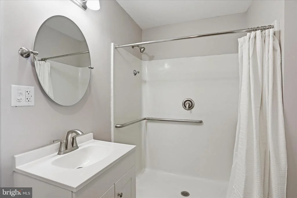 Photo of 819 SUMMIT AVENUE