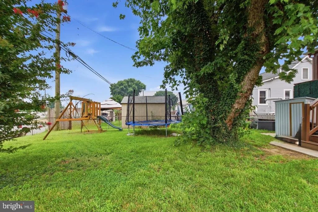 Photo of 1742 LESLIE ROAD