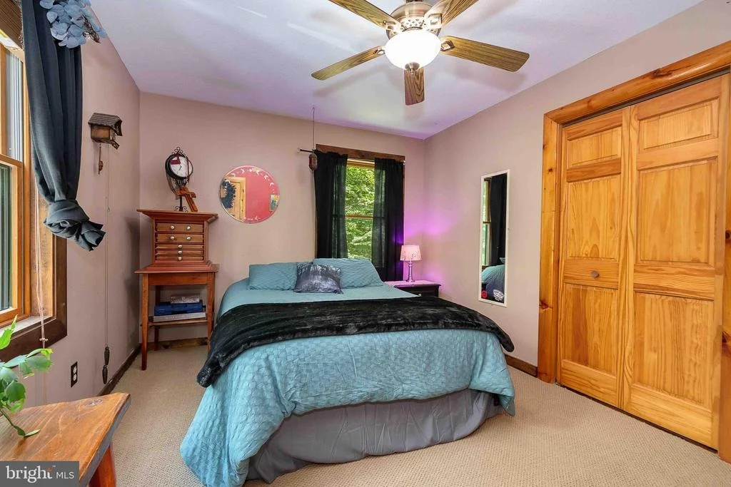 Photo of 995 BETTS LANE