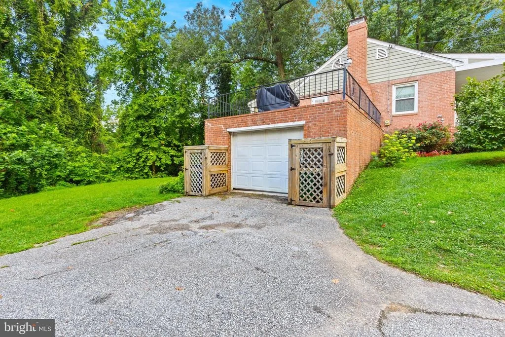 Photo of 5718 LEAF LANE