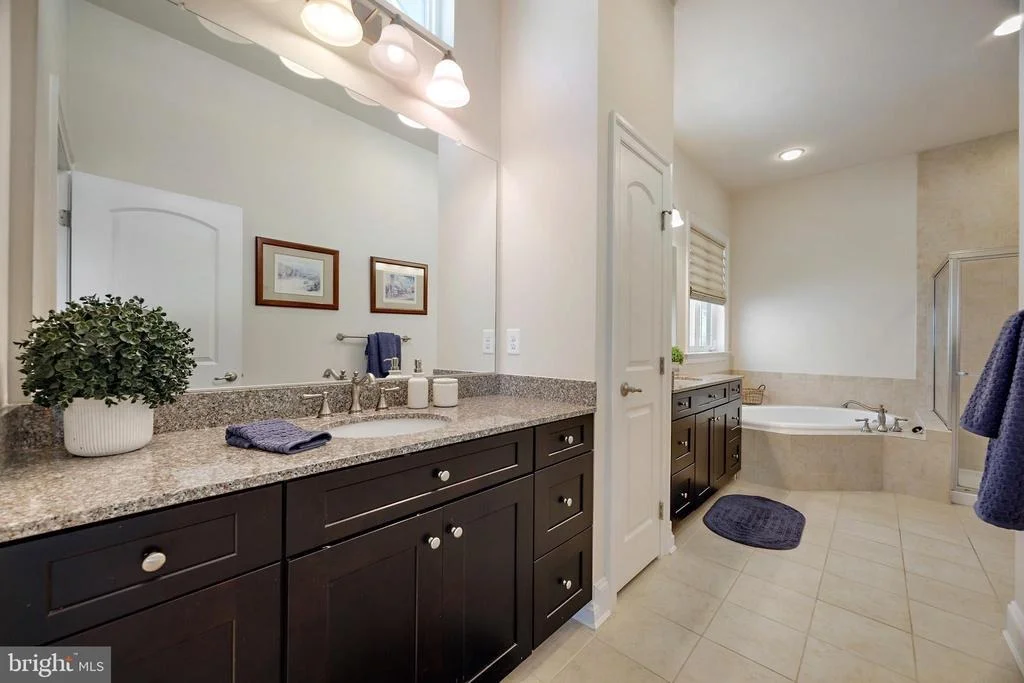 Photo of 2926 LEVEE DRIVE
