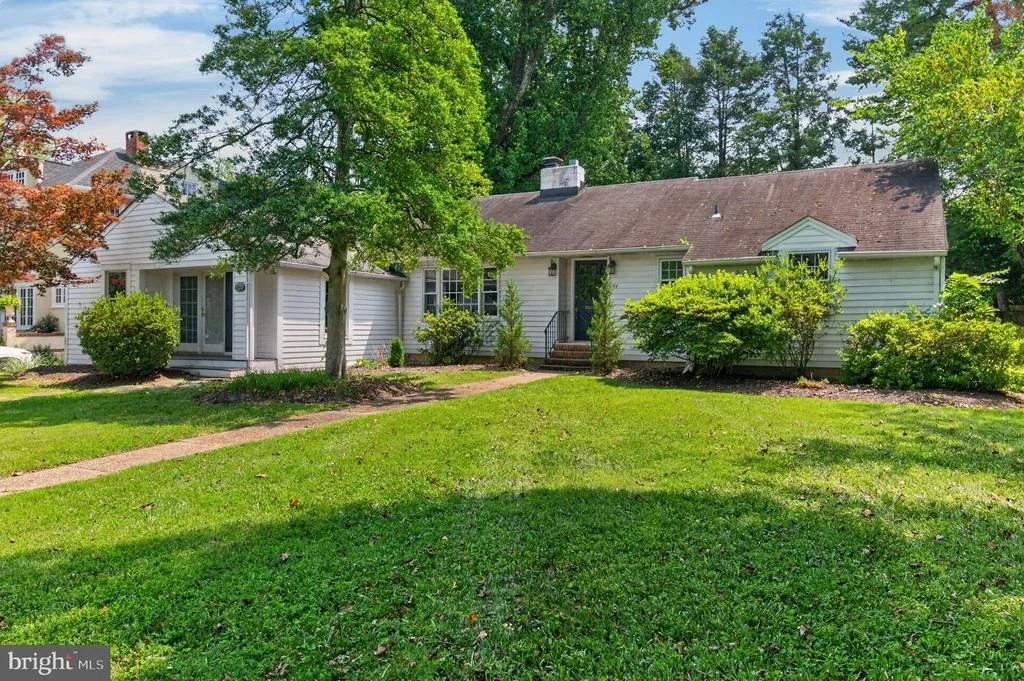 Photo of 111 WARDOUR DRIVE