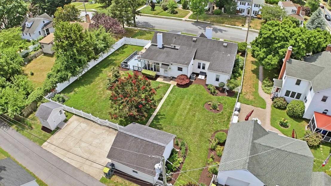 Photo of 727 N GOVERNORS AVENUE