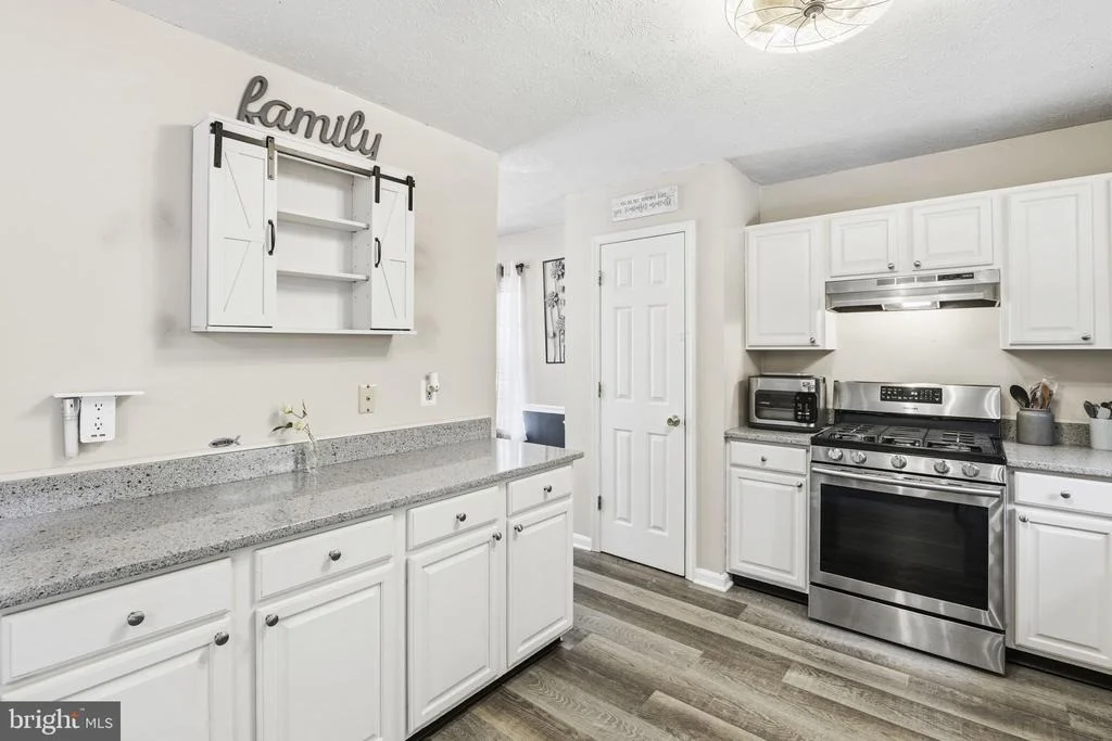 Photo of 736 LUCKY AVENUE