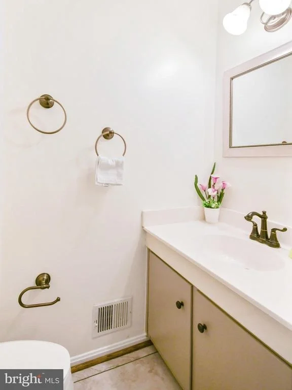 Photo of 24604 CUTSAIL DRIVE
