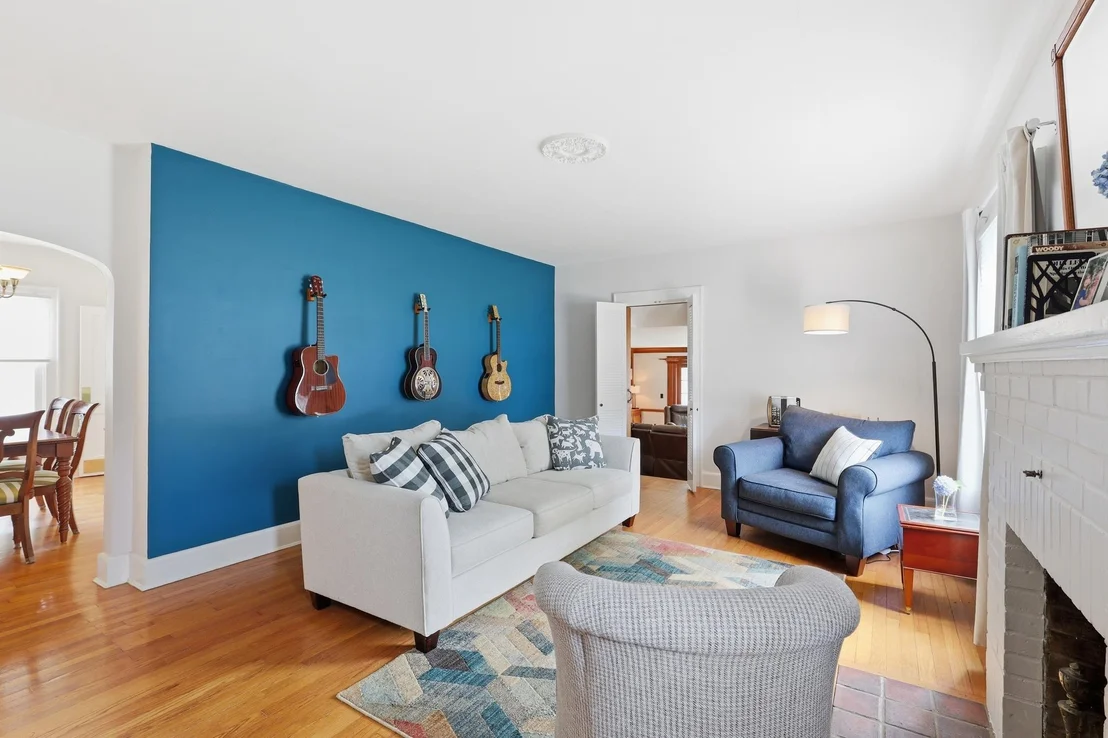 Photo of 727 N GOVERNORS AVENUE