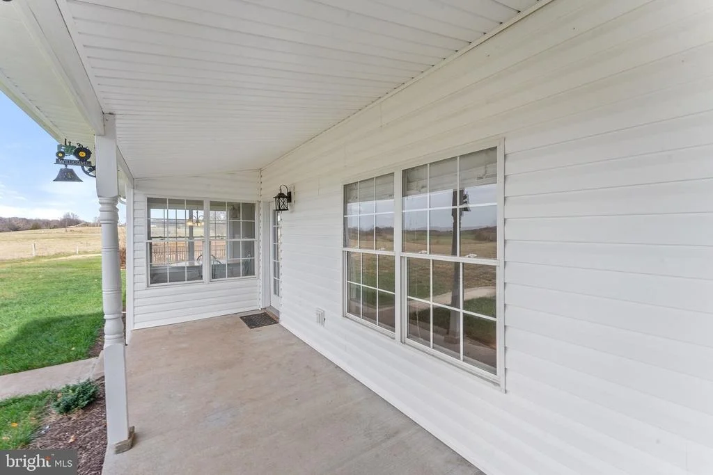 Photo of 18499 AUBURN ROAD