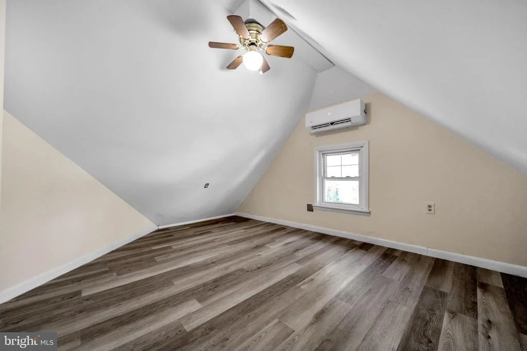 Photo of 724 HUNTER STREET