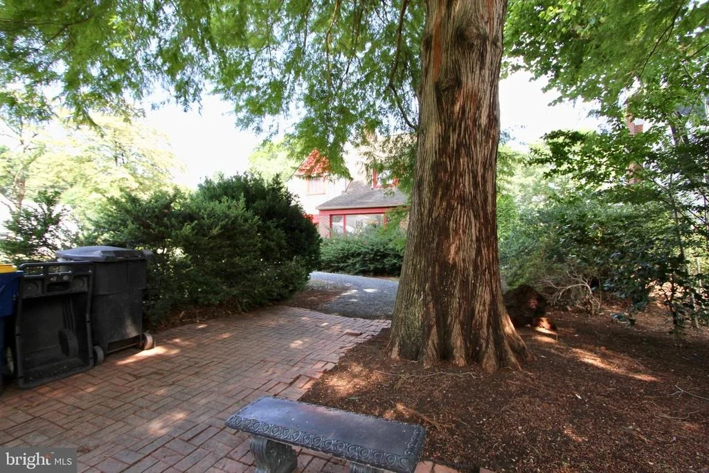 Photo of 210 PENNSYLVANIA AVE.