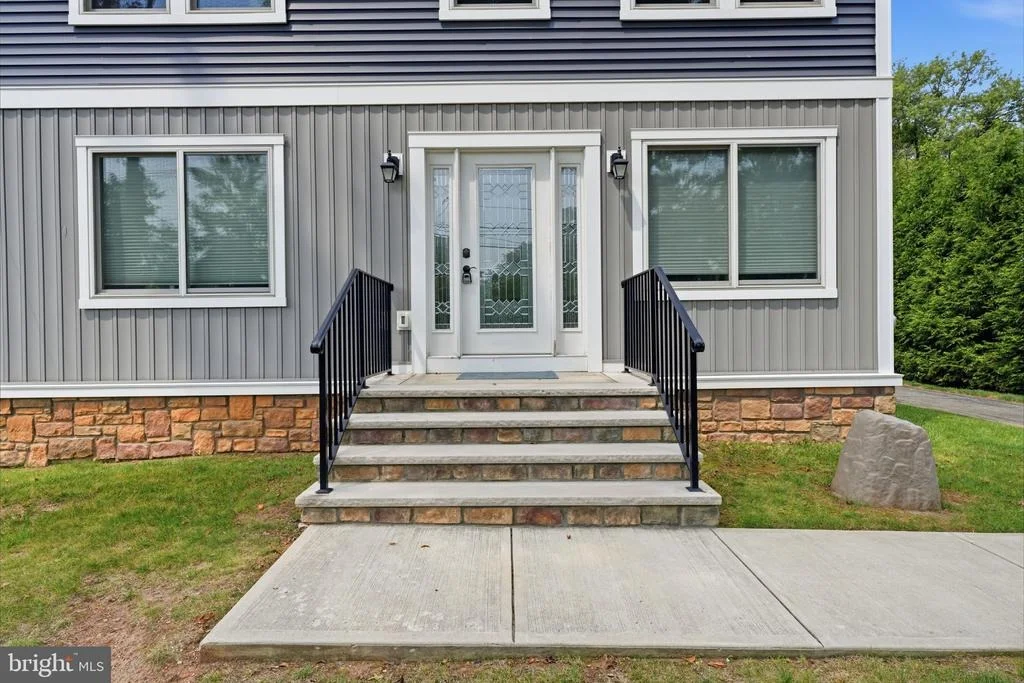 Photo of 1633 REED ROAD