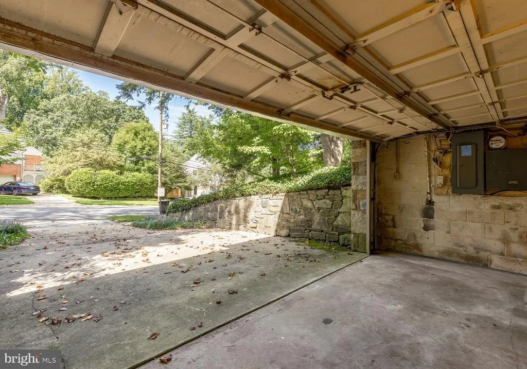 Photo of 5810 OVERLEA ROAD