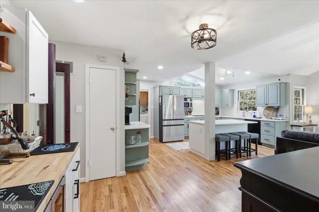 Photo of 8604 RIVERSIDE ROAD