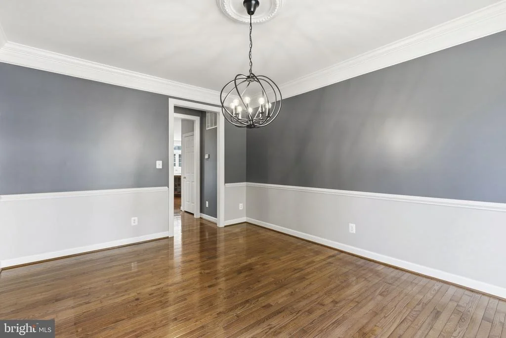 Photo of 1124 OAK TREE DRIVE
