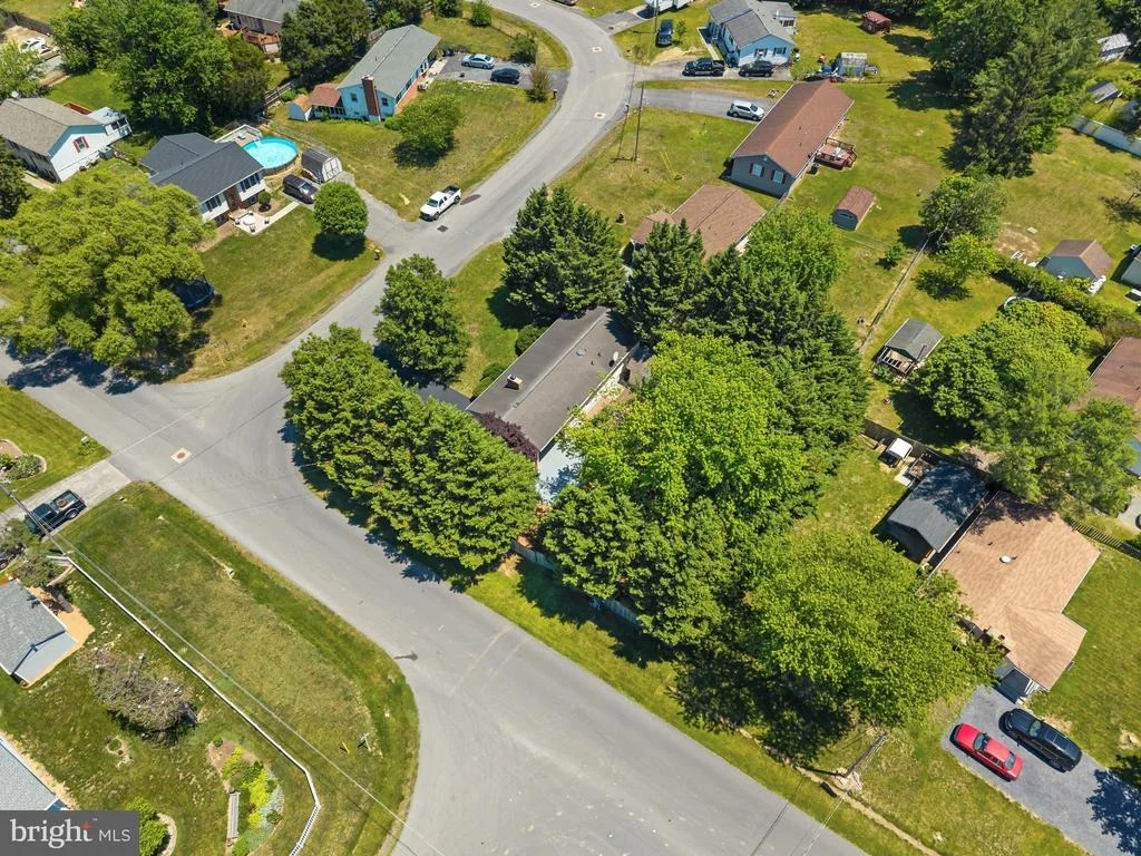 Photo of 100 HUNTCREST CIRCLE