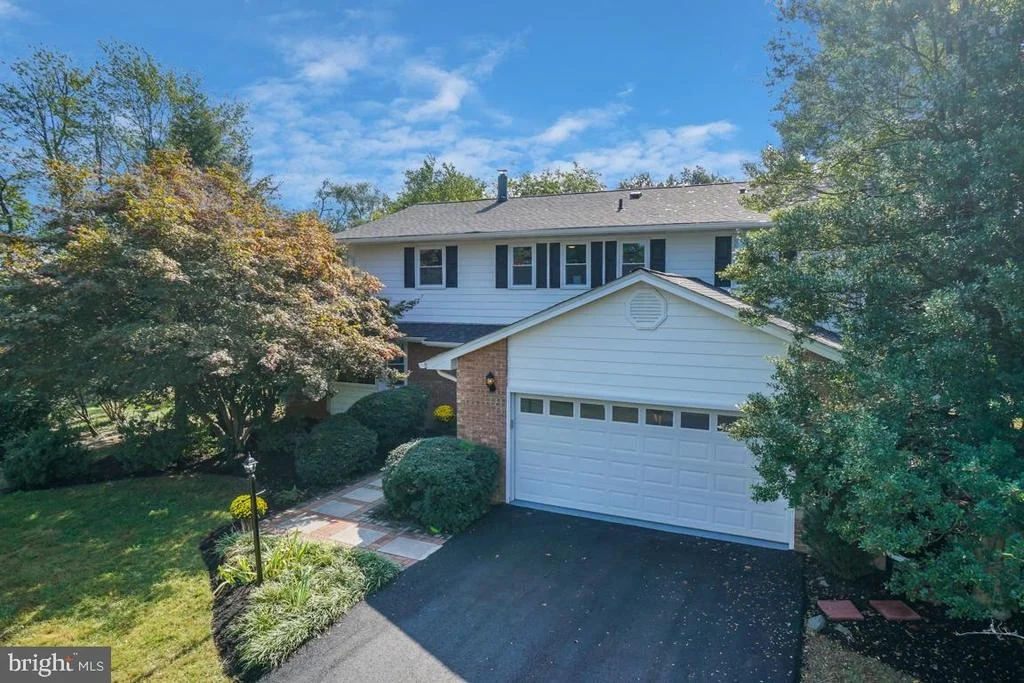 Photo of 913 SADDLEBACK COURT