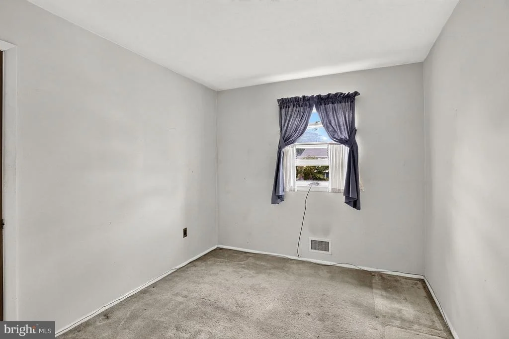 Photo of 6 WICKFORD AVENUE