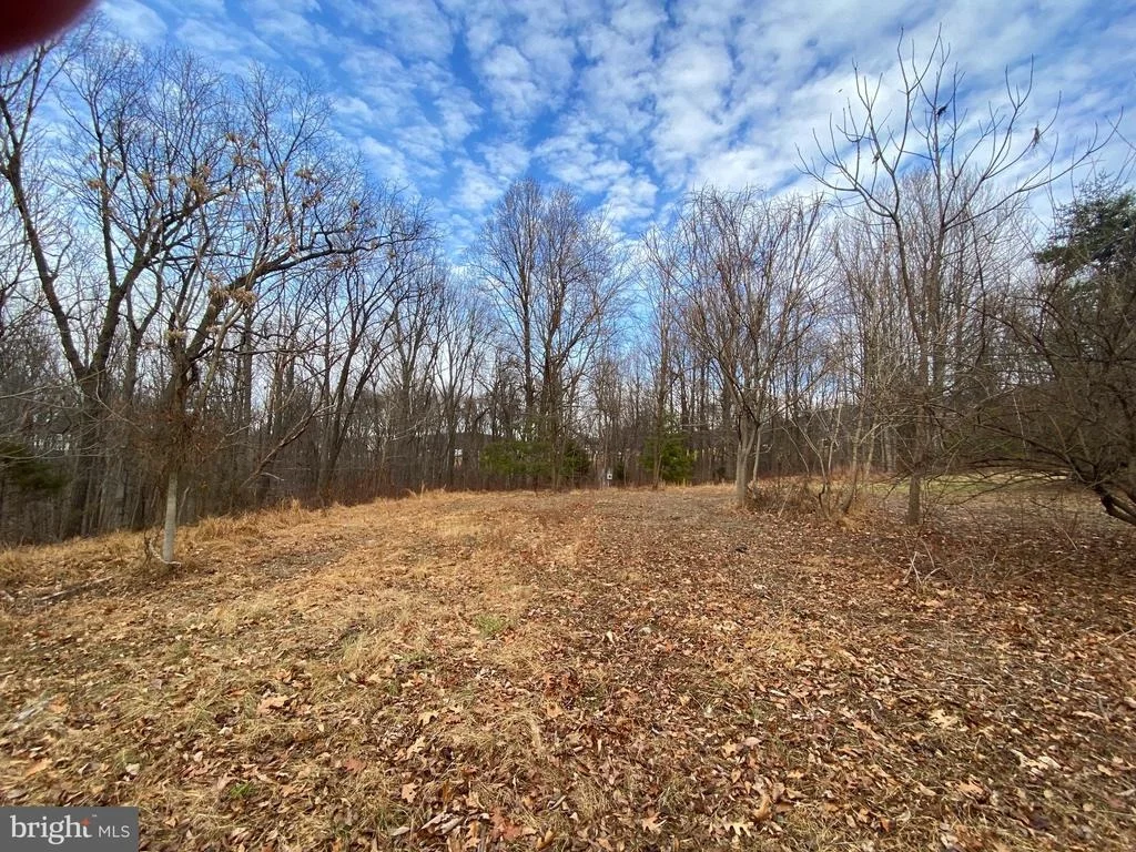 Photo of 2052 HOFFMASTER ROAD