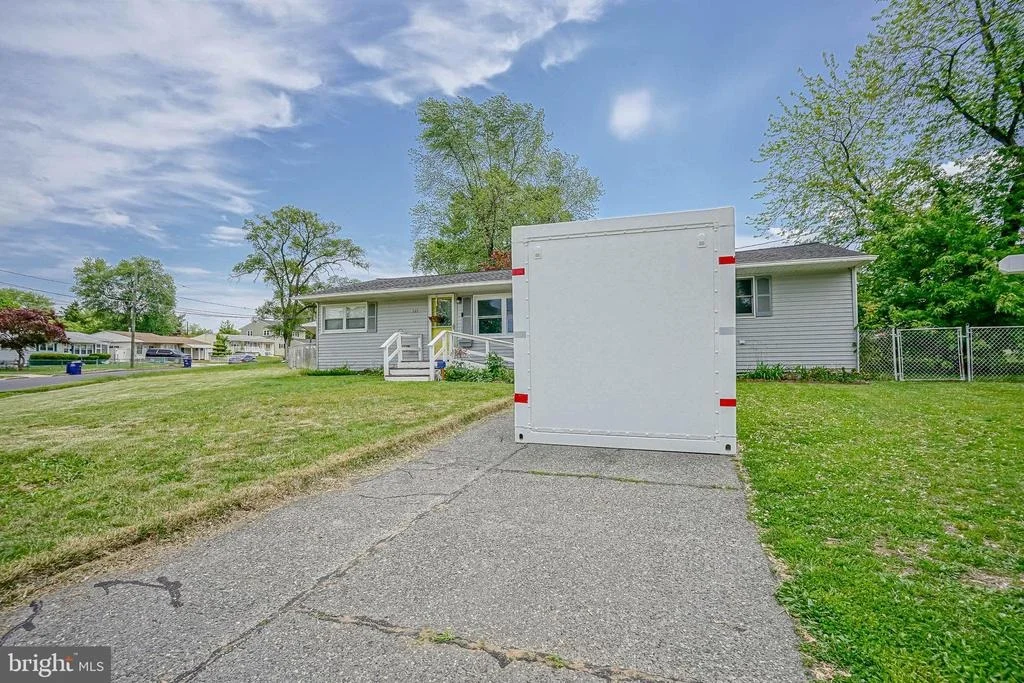 Photo of 541 WINDSOR AVENUE