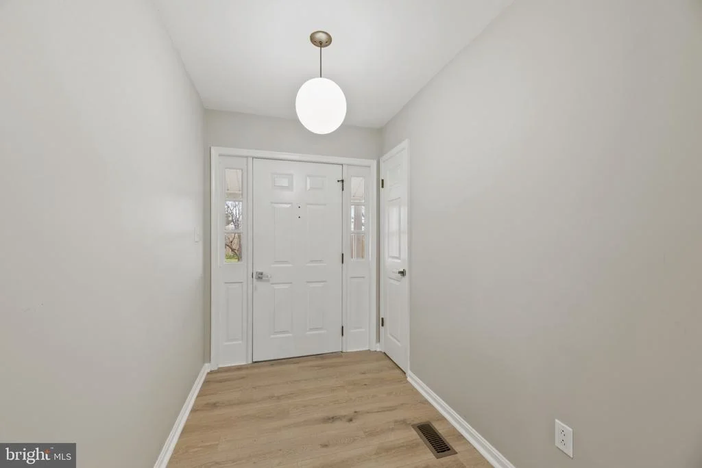 Photo of 9947 BOYDS TURN ROAD