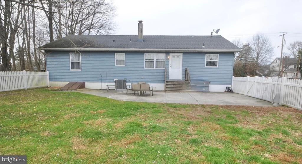 Photo of 298 N HOOK ROAD