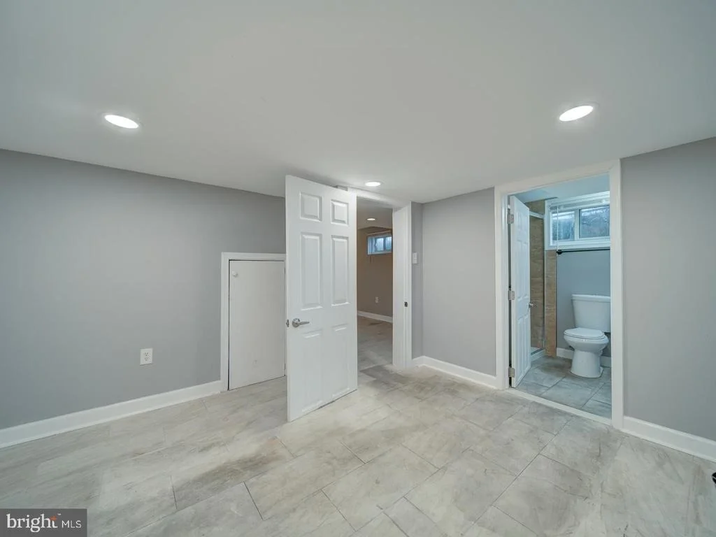 Photo of 2407 SAINT CLAIR DRIVE