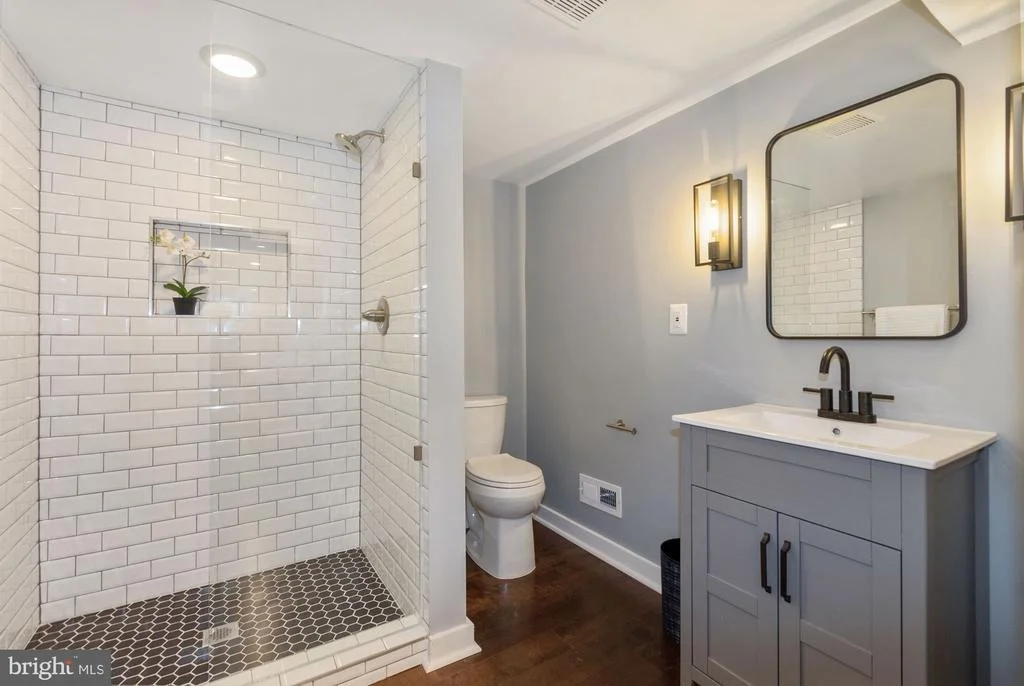 Photo of 8713 READING ROAD