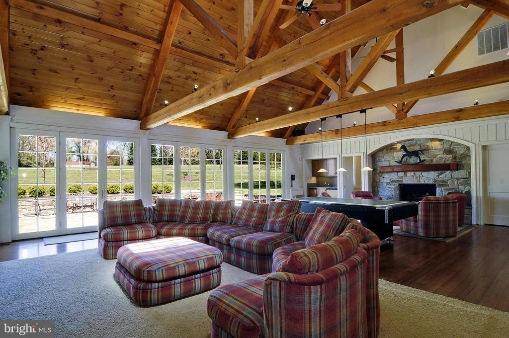 Photo of 330 SPRINGBROOK DRIVE