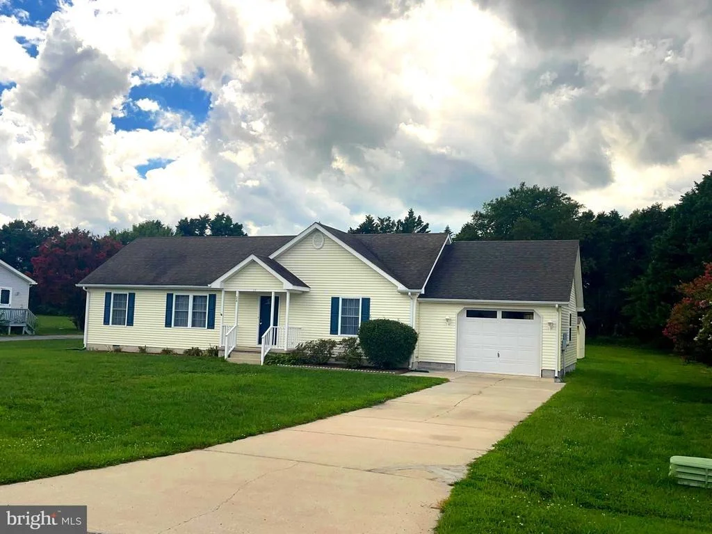 Photo of 28 CIRCLE DRIVE W