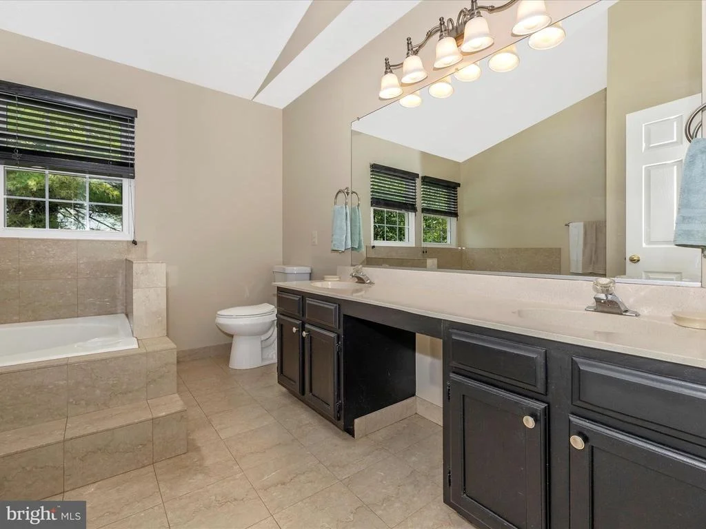Photo of 112 BOOKHAM LANE