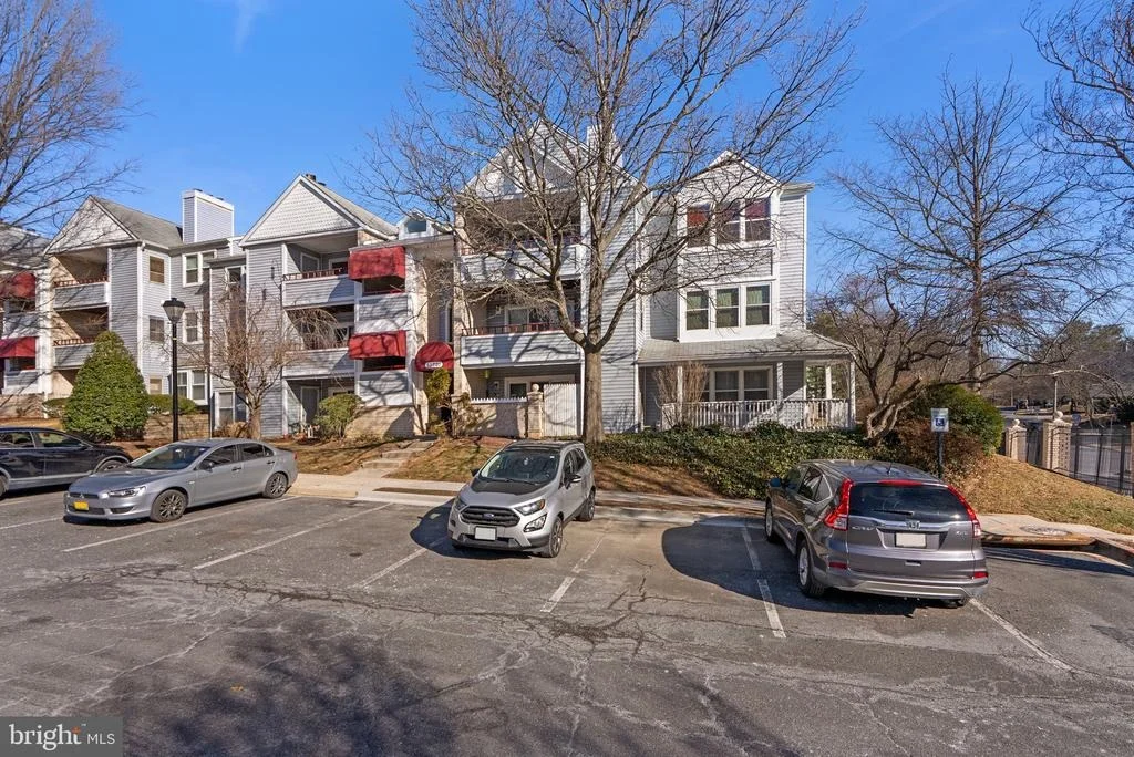 Photo of Unit 31 at 13701 MODRAD WAY