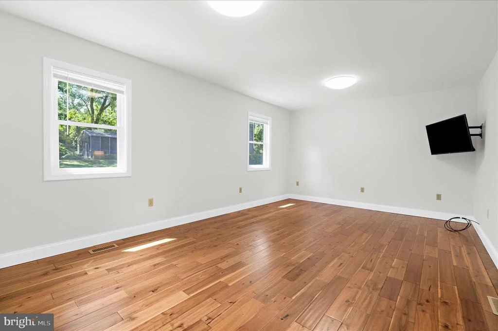 Photo of 8517 NEW CUT ROAD
