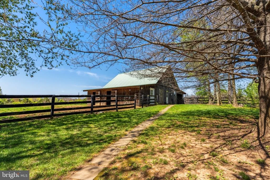 Photo of 871 OLD CHAPEL ROAD