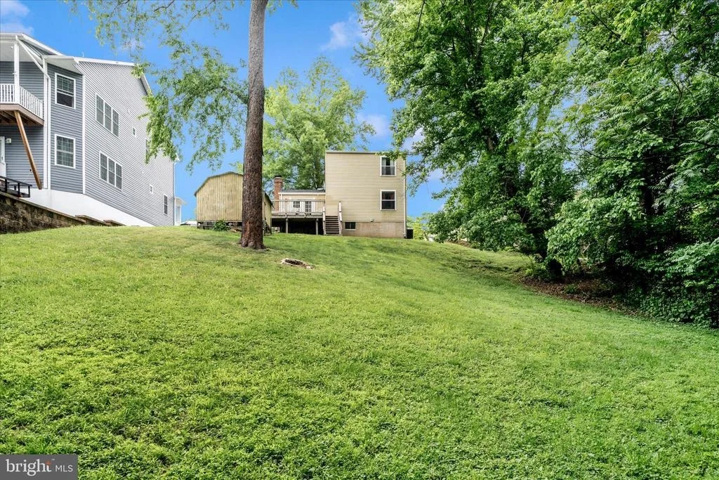 Photo of 212 WINTERGREEN LANE