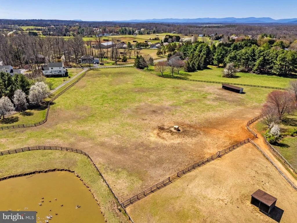 Photo of 7453 OPAL ROAD