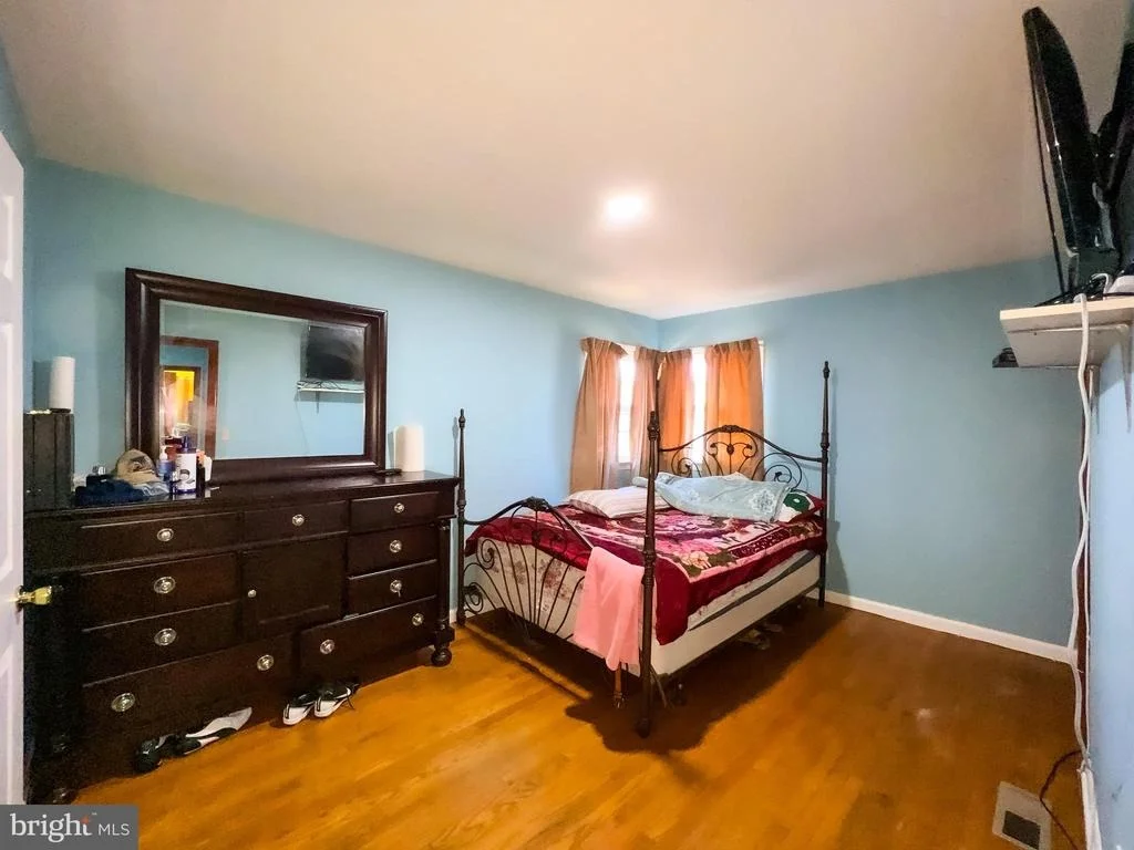 Photo of 1945 DAY ROAD